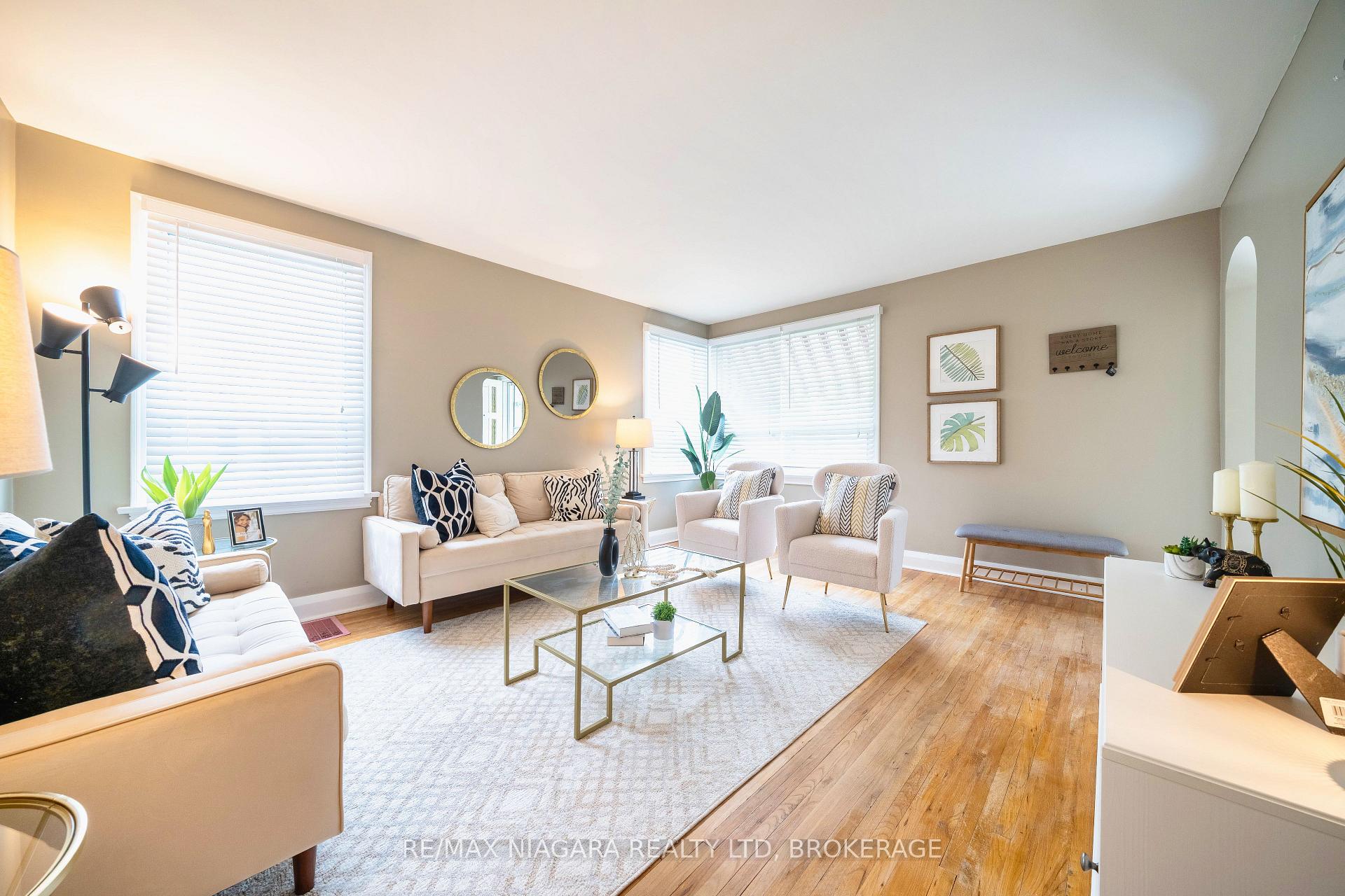 Photo 8 of 28 Bridge Street, St. Catharines, Grapeview — HOMEH