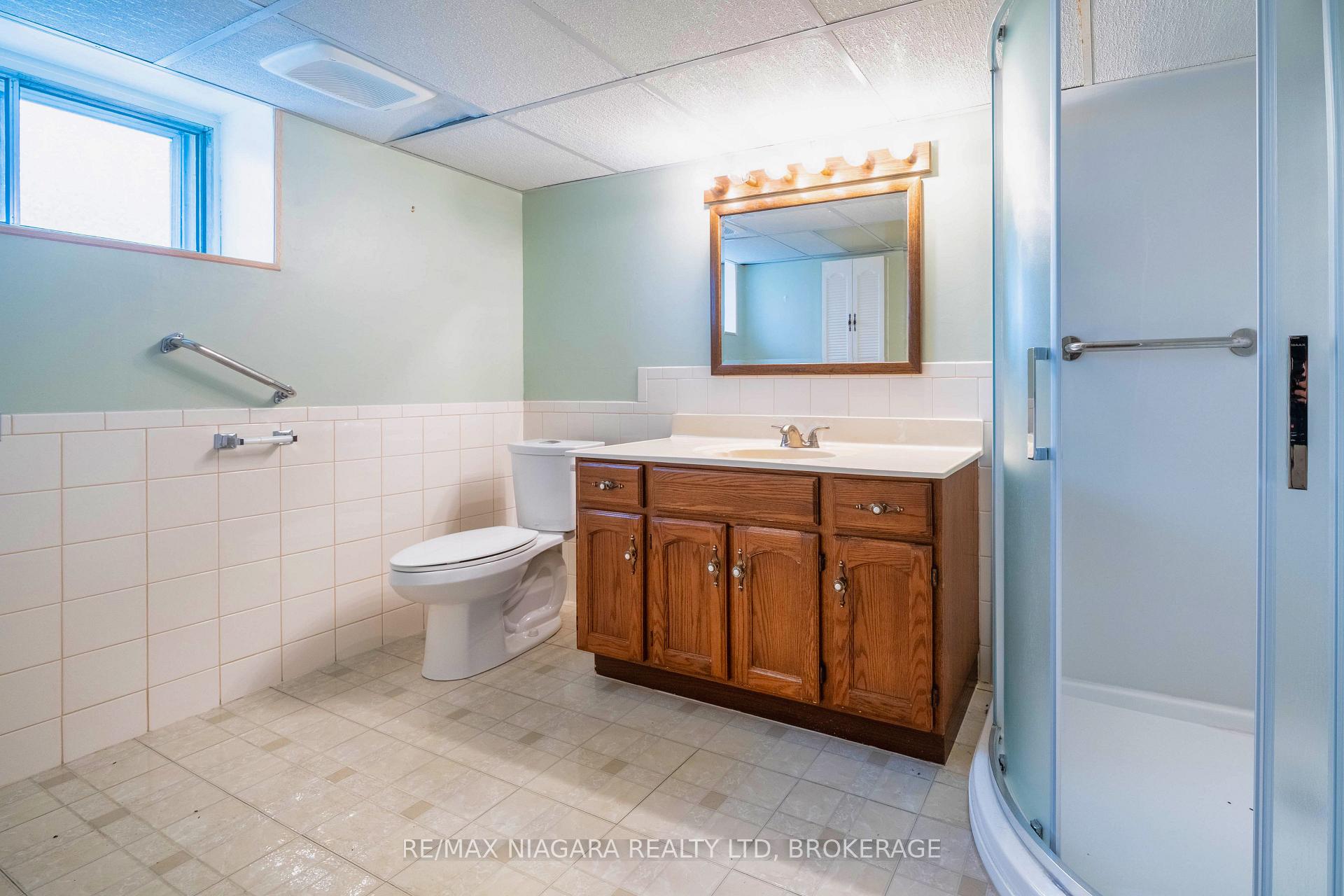 Photo 31 of 28 Bridge Street, St. Catharines, Grapeview — HOMEH