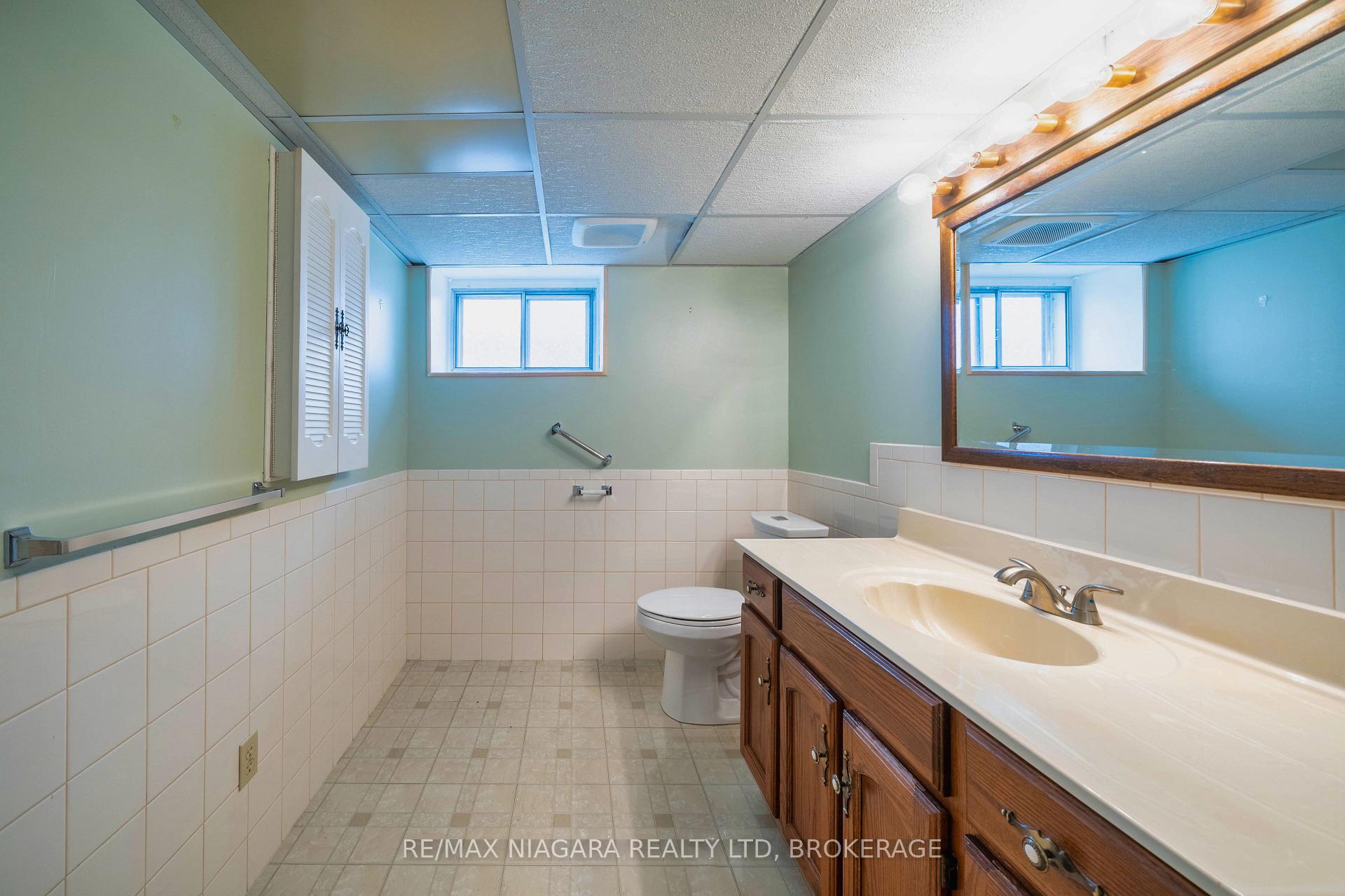 Photo 32 of 28 Bridge Street, St. Catharines, Grapeview — HOMEH