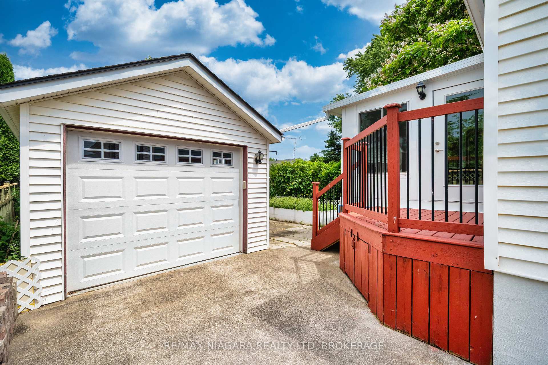 Photo 40 of 28 Bridge Street, St. Catharines, Grapeview — HOMEH