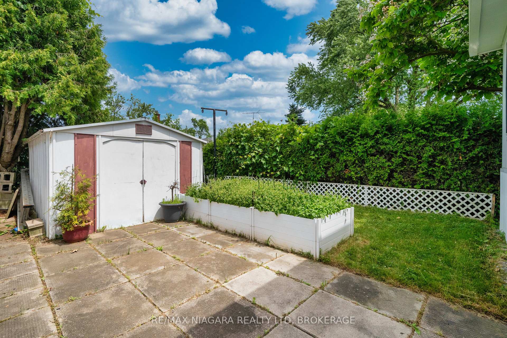Photo 41 of 28 Bridge Street, St. Catharines, Grapeview — HOMEH