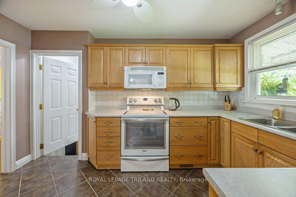 Photo 7 of 236 Sunset Drive, St. Thomas — HOMEH