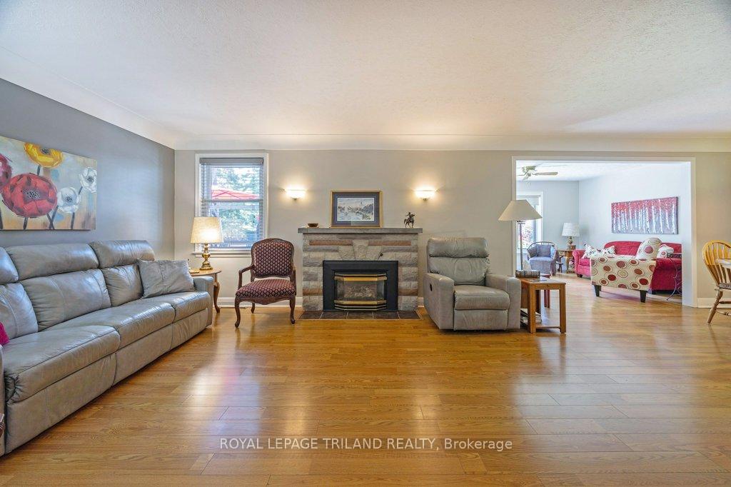 Photo 10 of 236 Sunset Drive, St. Thomas — HOMEH