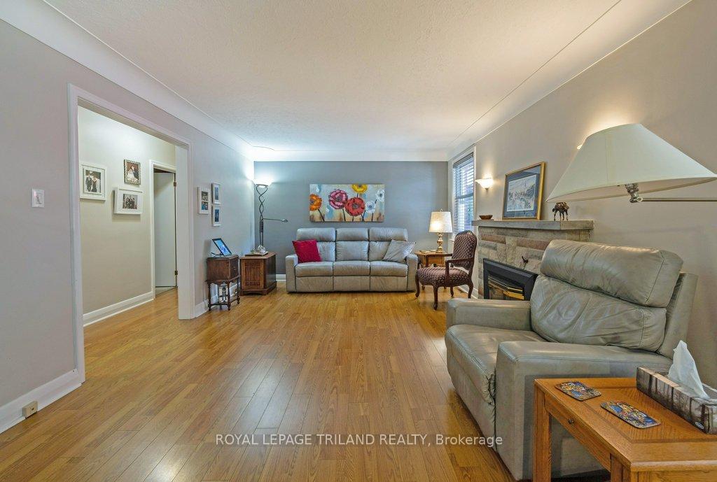Photo 12 of 236 Sunset Drive, St. Thomas — HOMEH