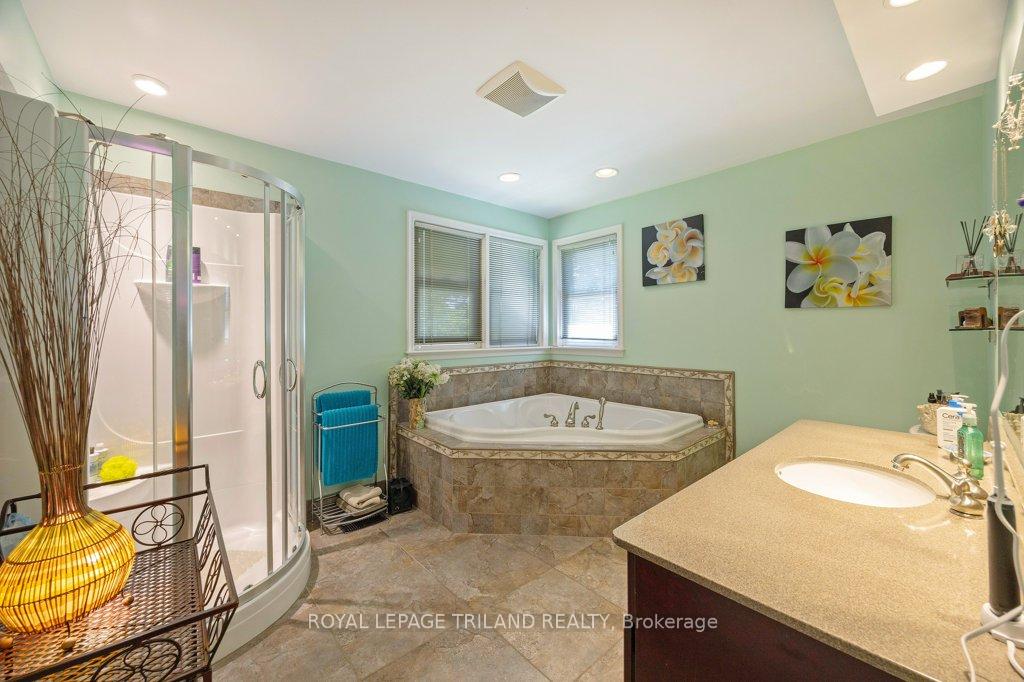 Photo 22 of 236 Sunset Drive, St. Thomas — HOMEH