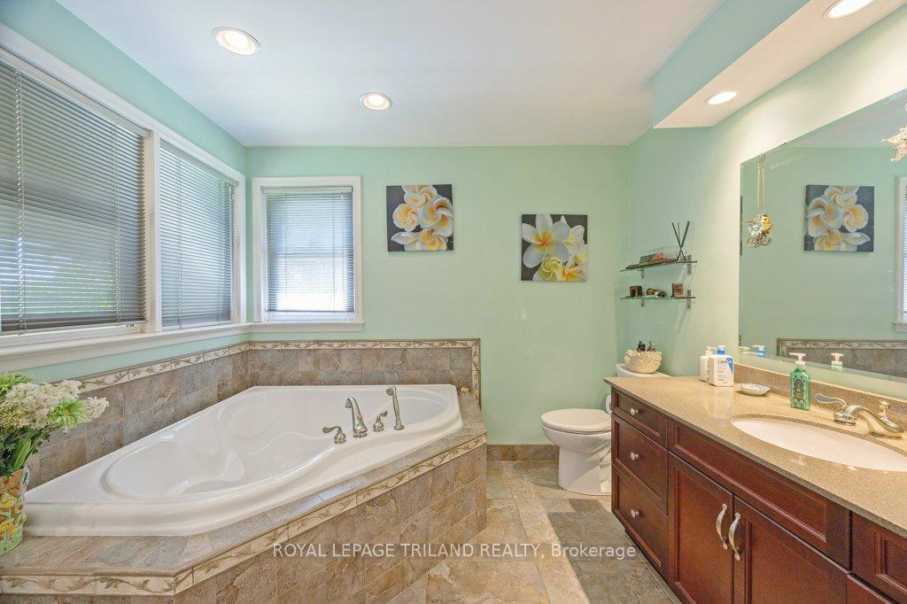 Photo 23 of 236 Sunset Drive, St. Thomas — HOMEH