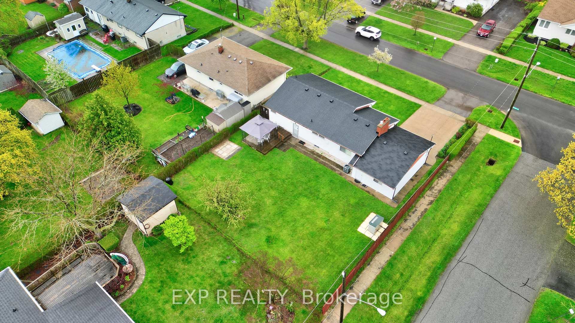 Photo 3 of 62 Forster Street, St. Catharines, Vine/Linwell — HOMEH