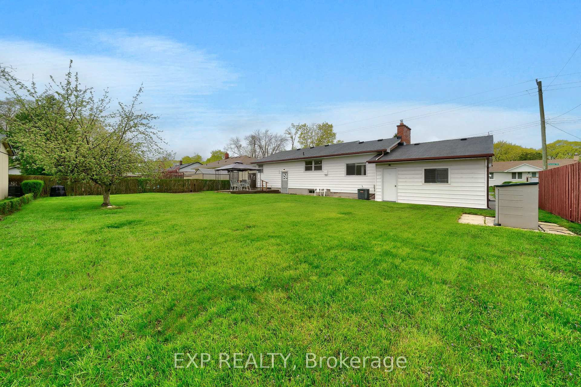 Photo 4 of 62 Forster Street, St. Catharines, Vine/Linwell — HOMEH
