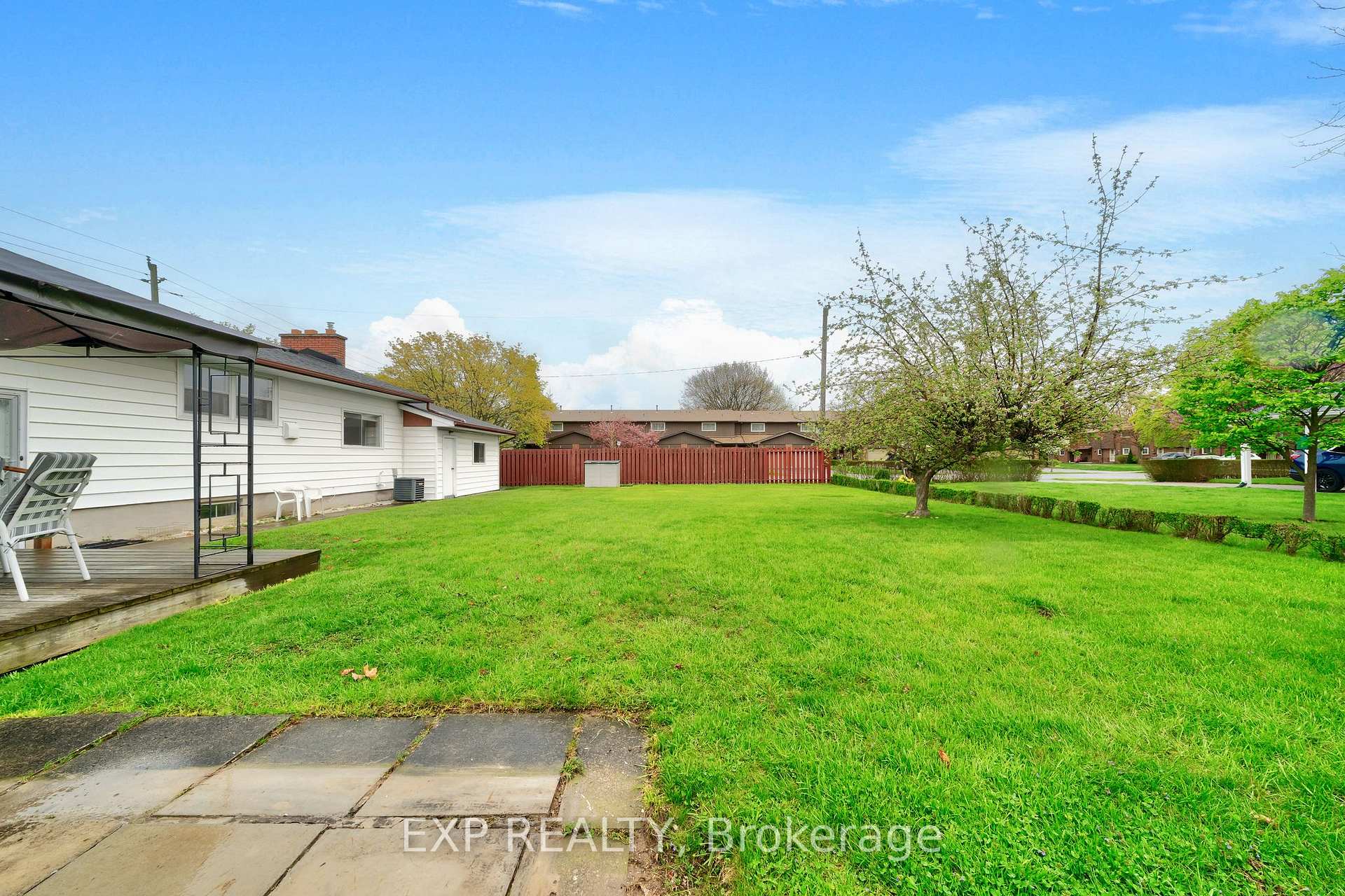 Photo 5 of 62 Forster Street, St. Catharines, Vine/Linwell — HOMEH
