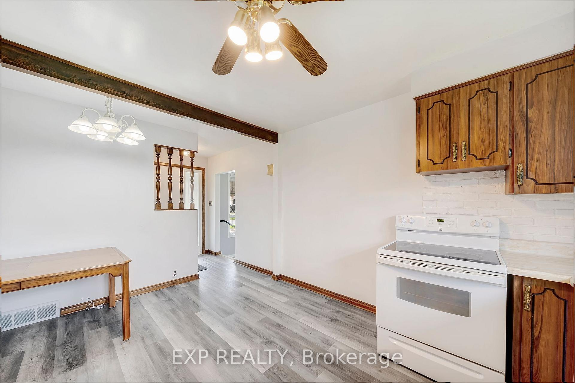 Photo 8 of 62 Forster Street, St. Catharines, Vine/Linwell — HOMEH
