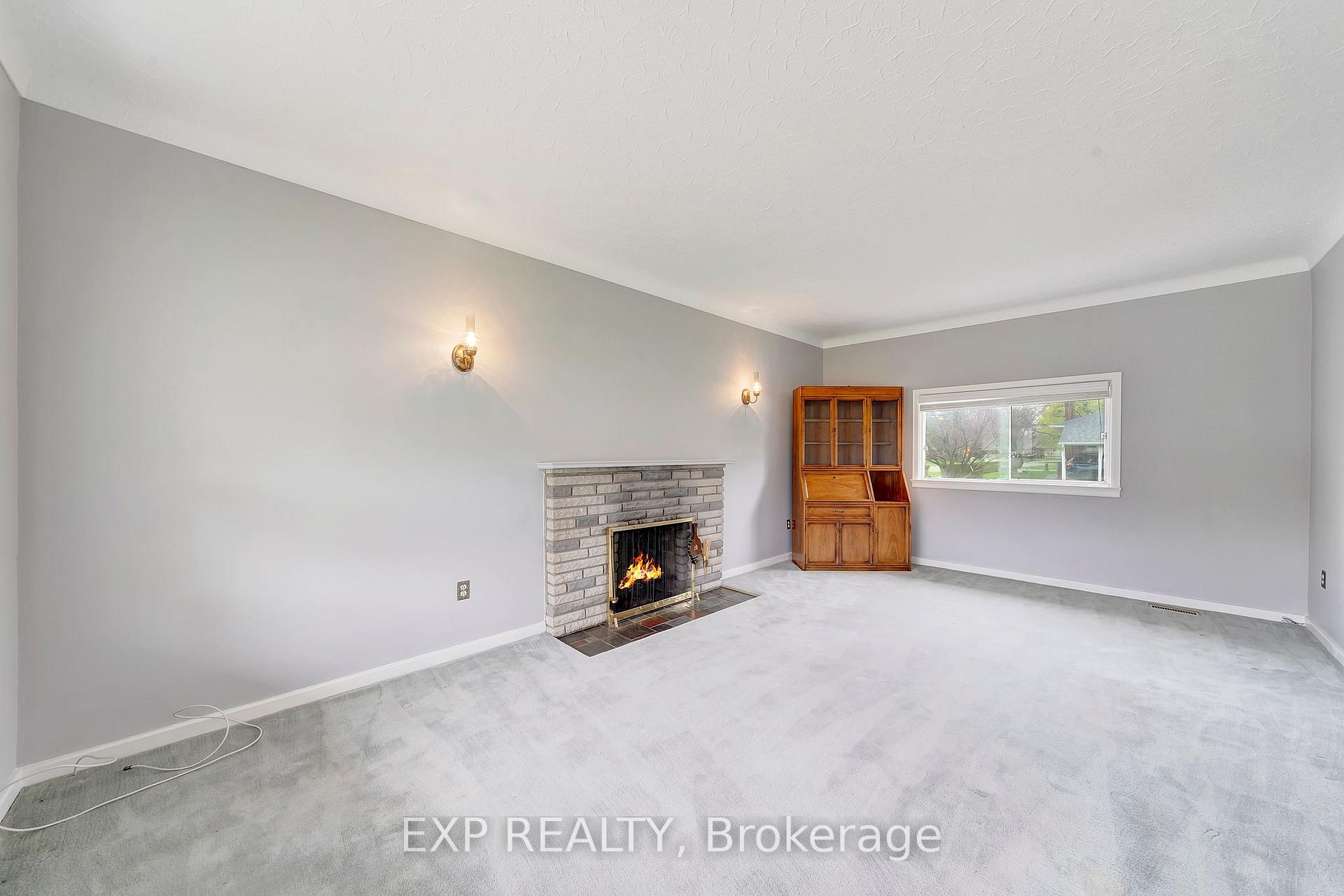 Photo 11 of 62 Forster Street, St. Catharines, Vine/Linwell — HOMEH