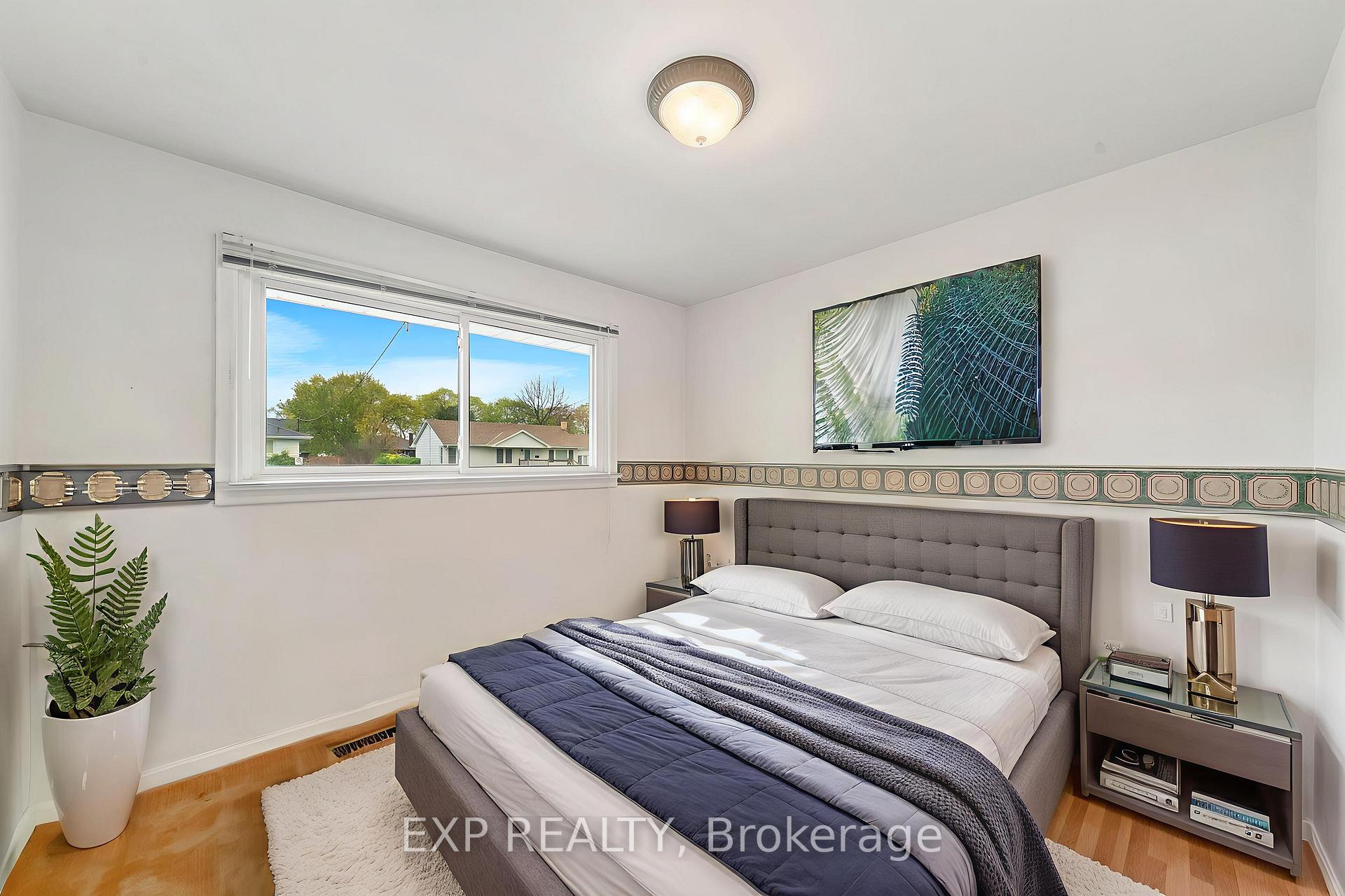 Photo 13 of 62 Forster Street, St. Catharines, Vine/Linwell — HOMEH