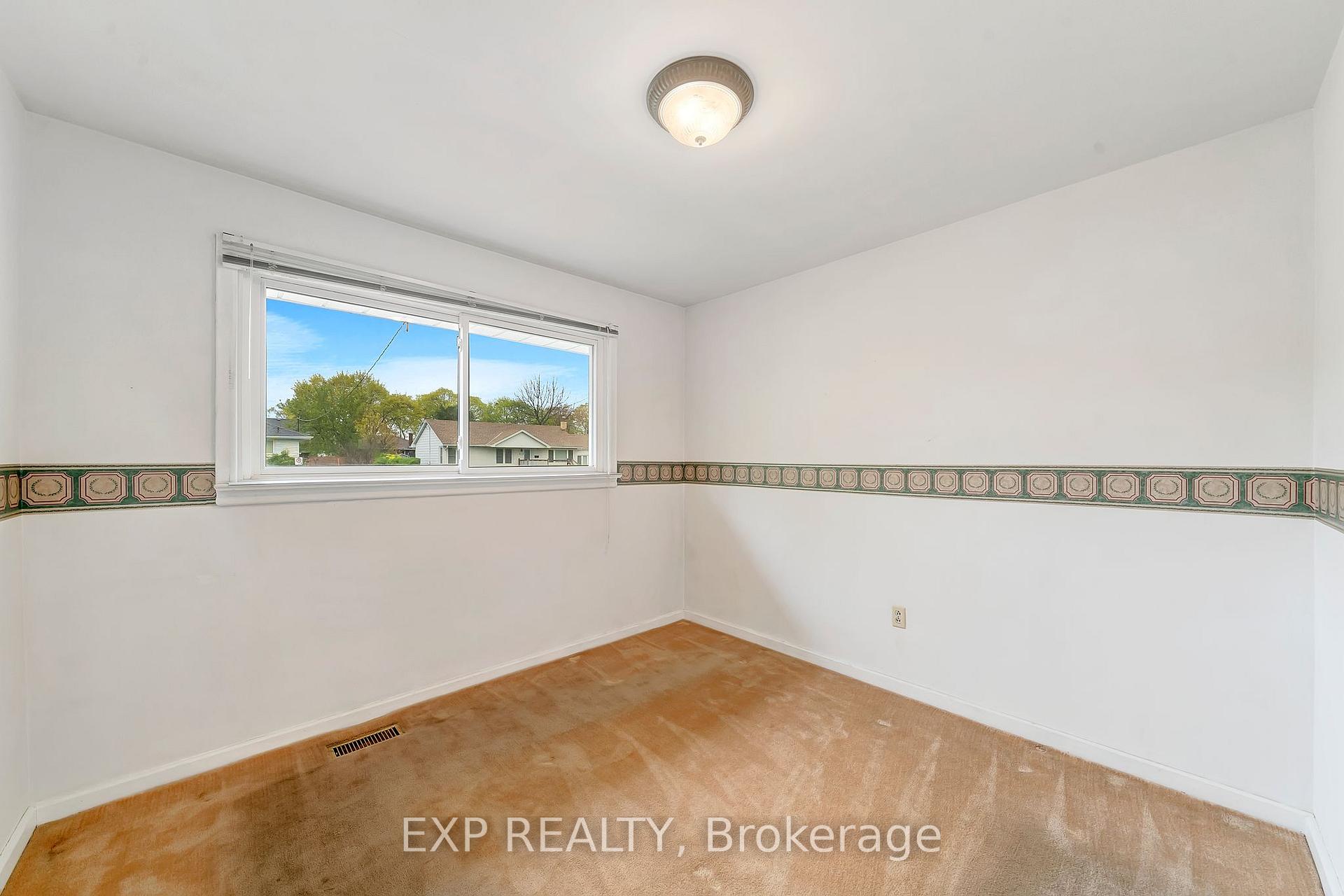 Photo 14 of 62 Forster Street, St. Catharines, Vine/Linwell — HOMEH