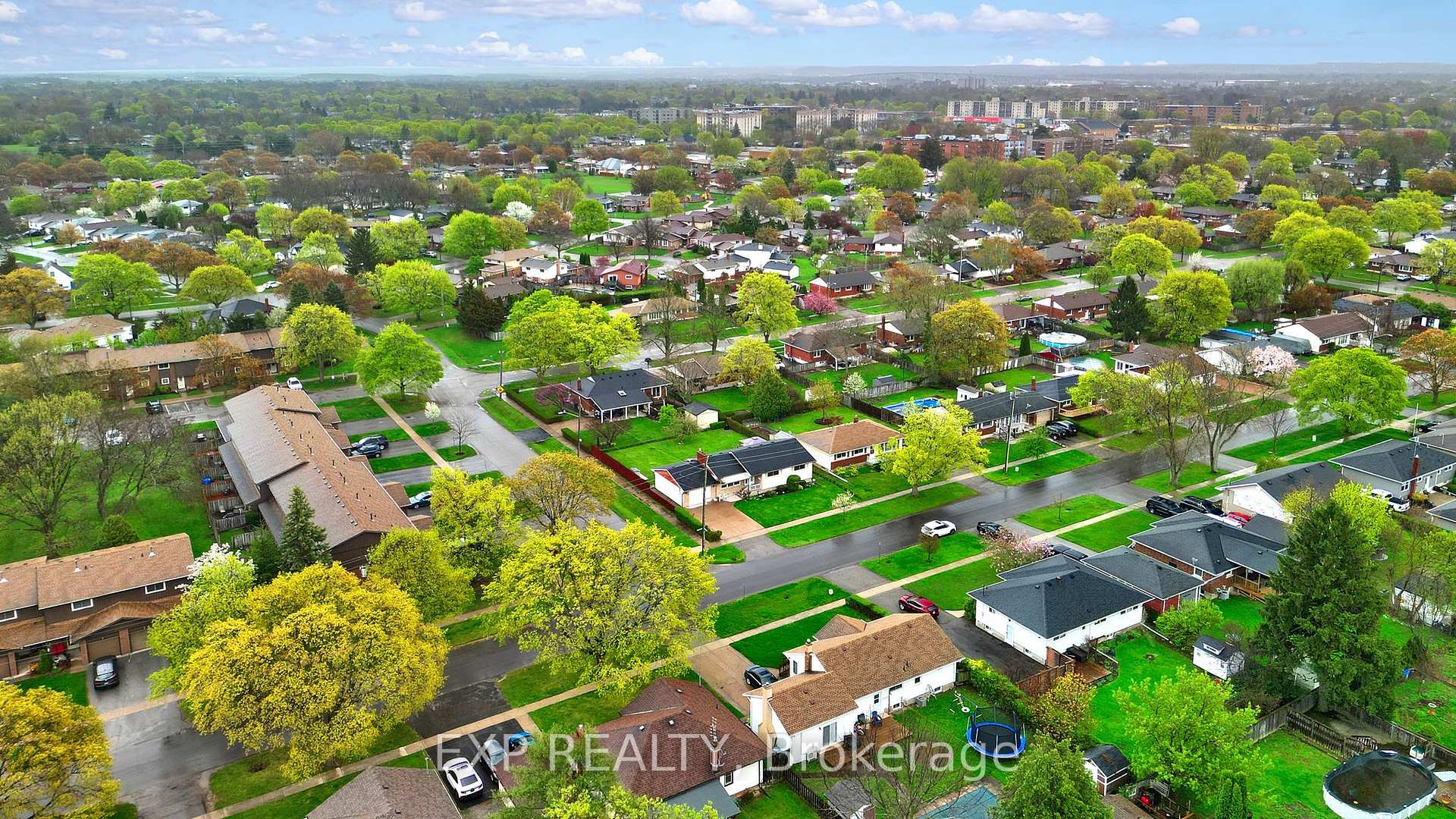 Photo 35 of 62 Forster Street, St. Catharines, Vine/Linwell — HOMEH