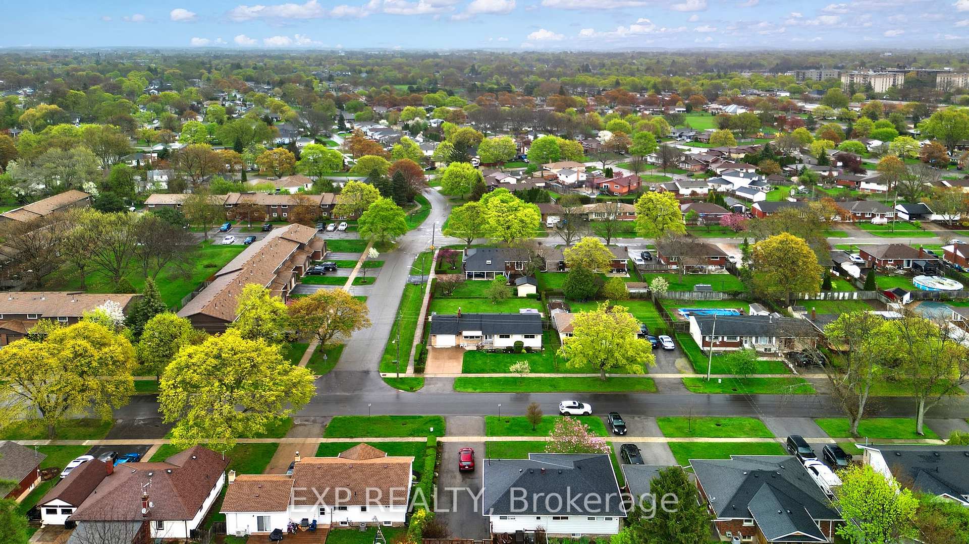 Photo 36 of 62 Forster Street, St. Catharines, Vine/Linwell — HOMEH