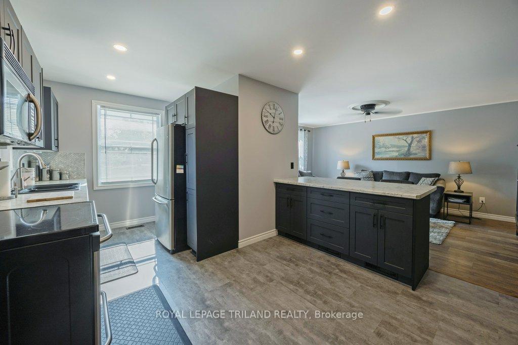 Photo 12 of 174 Fairview Avenue, St. Thomas — HOMEH