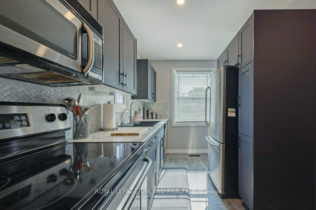 Photo 13 of 174 Fairview Avenue, St. Thomas — HOMEH