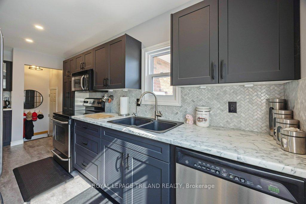 Photo 16 of 174 Fairview Avenue, St. Thomas — HOMEH