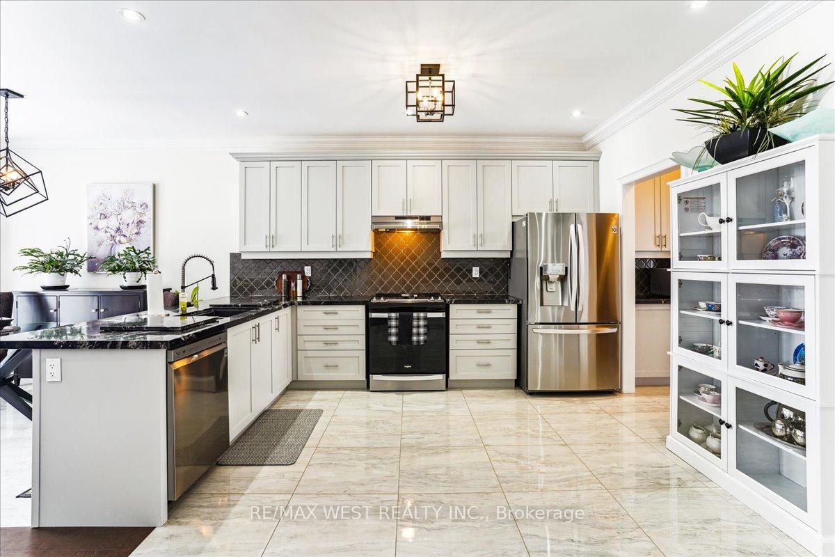 Photo 5 of 74 Rugman Crescent, Springwater, Centre Vespra — HOMEH