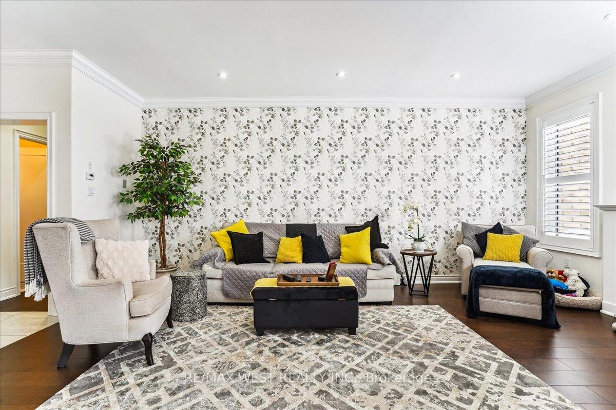 Photo 9 of 74 Rugman Crescent, Springwater, Centre Vespra — HOMEH