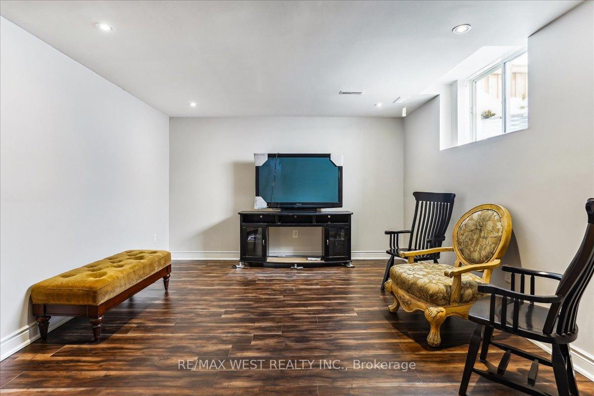 Photo 18 of 74 Rugman Crescent, Springwater, Centre Vespra — HOMEH