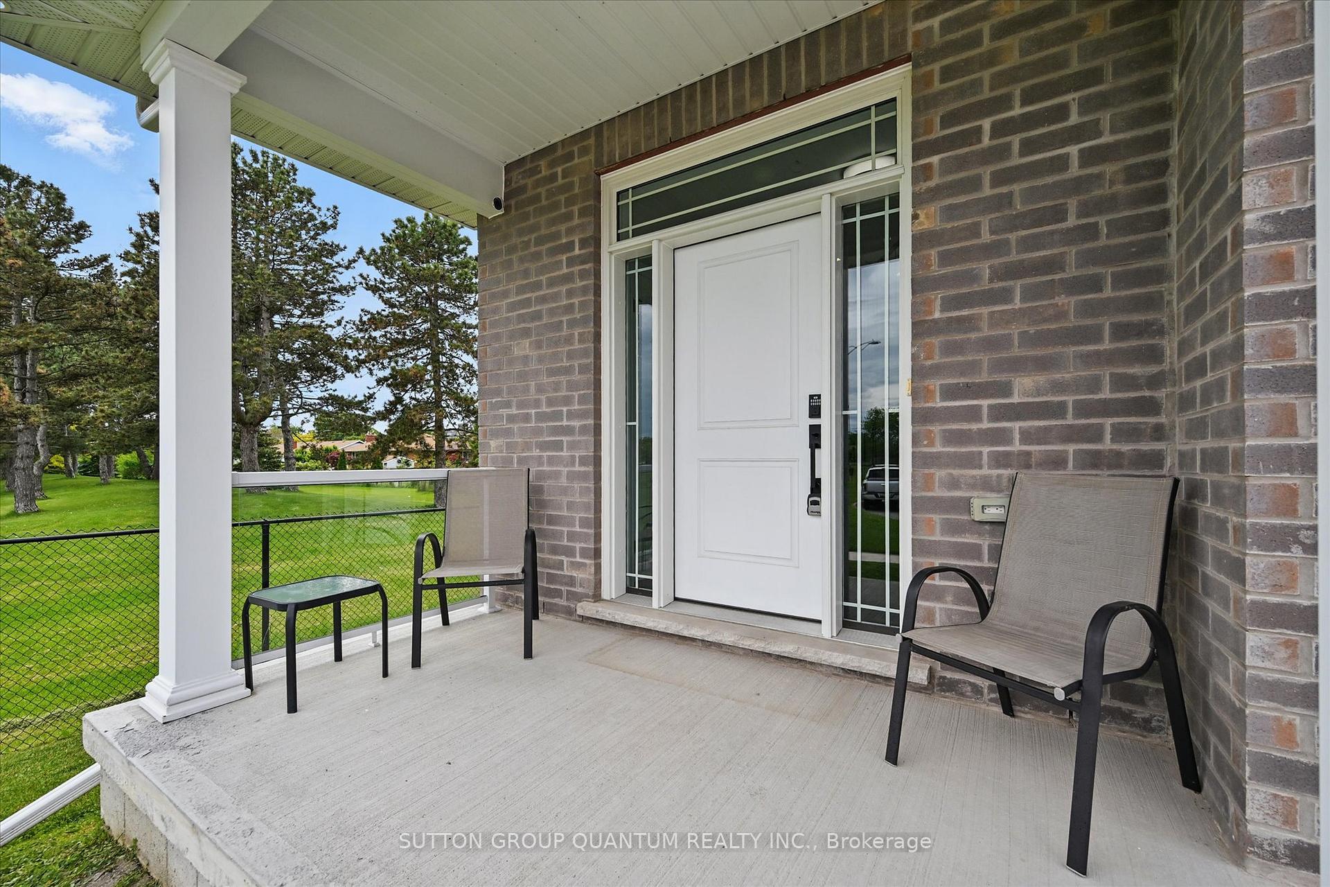 Photo 2 of 63 Berkshire Drive, St. Catharines, Carlton/Bunting — HOMEH
