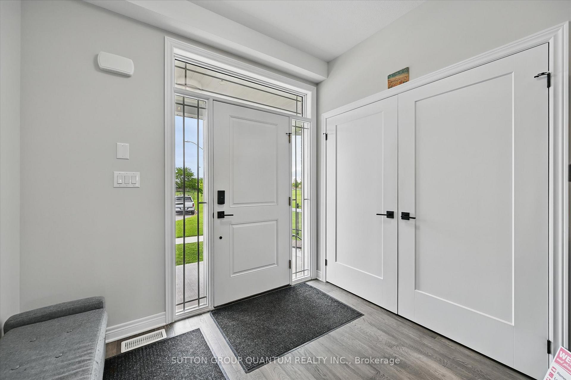 Photo 3 of 63 Berkshire Drive, St. Catharines, Carlton/Bunting — HOMEH