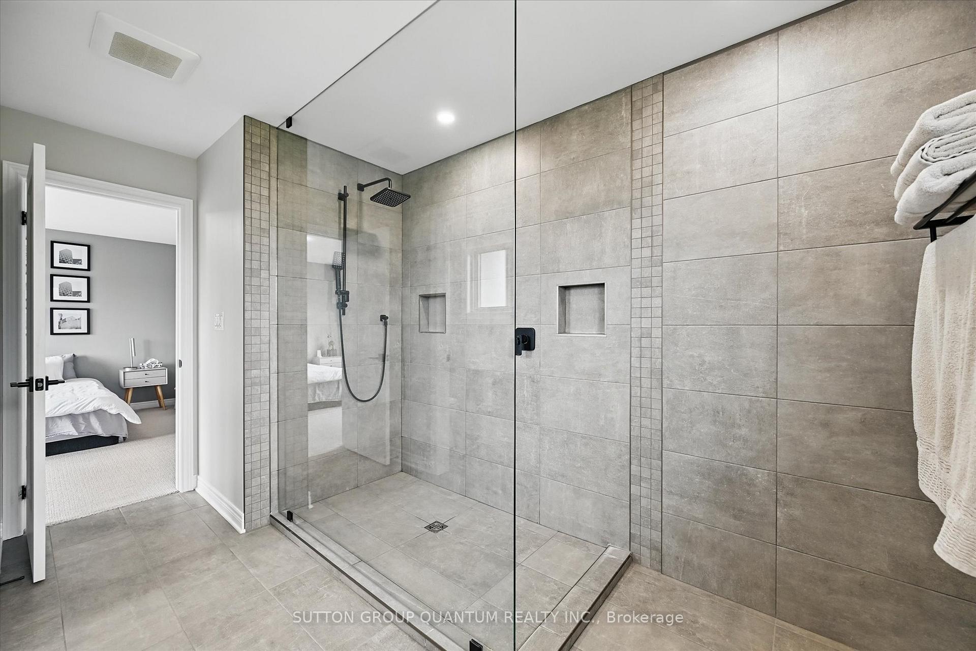 Photo 15 of 63 Berkshire Drive, St. Catharines, Carlton/Bunting — HOMEH