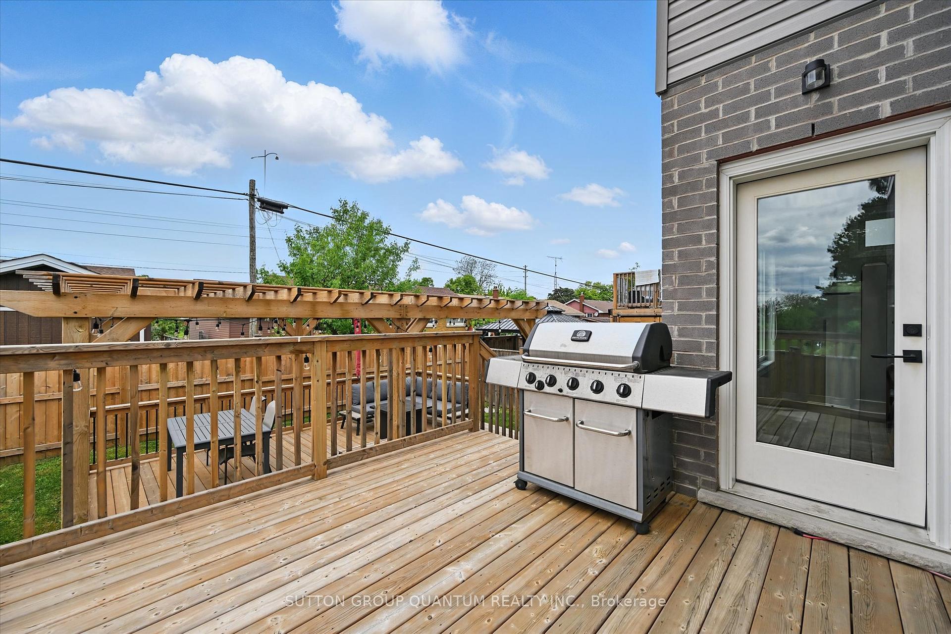 Photo 20 of 63 Berkshire Drive, St. Catharines, Carlton/Bunting — HOMEH