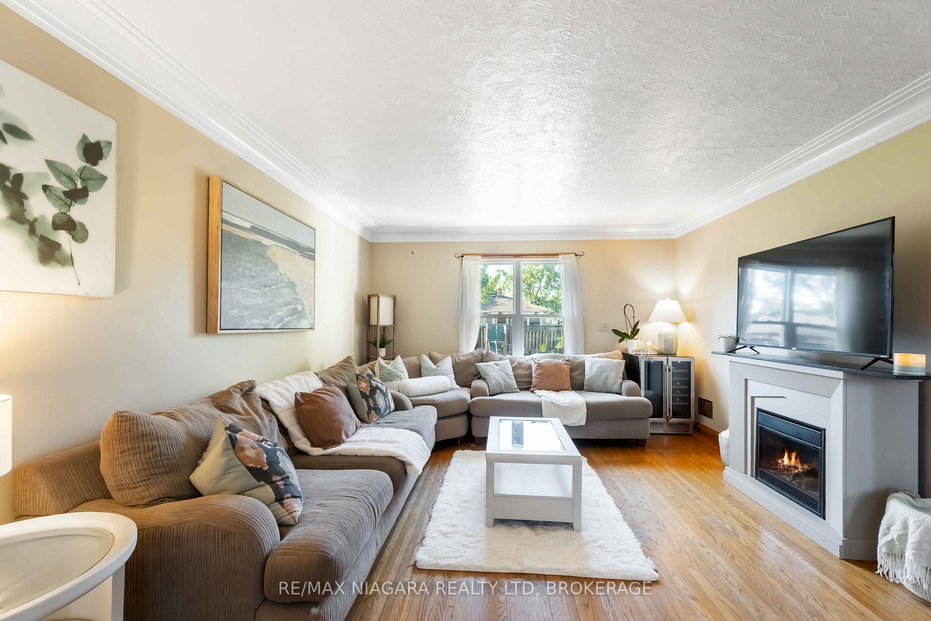 Photo 5 of 36 Admiral Road, St. Catharines, Secord Woods — HOMEH