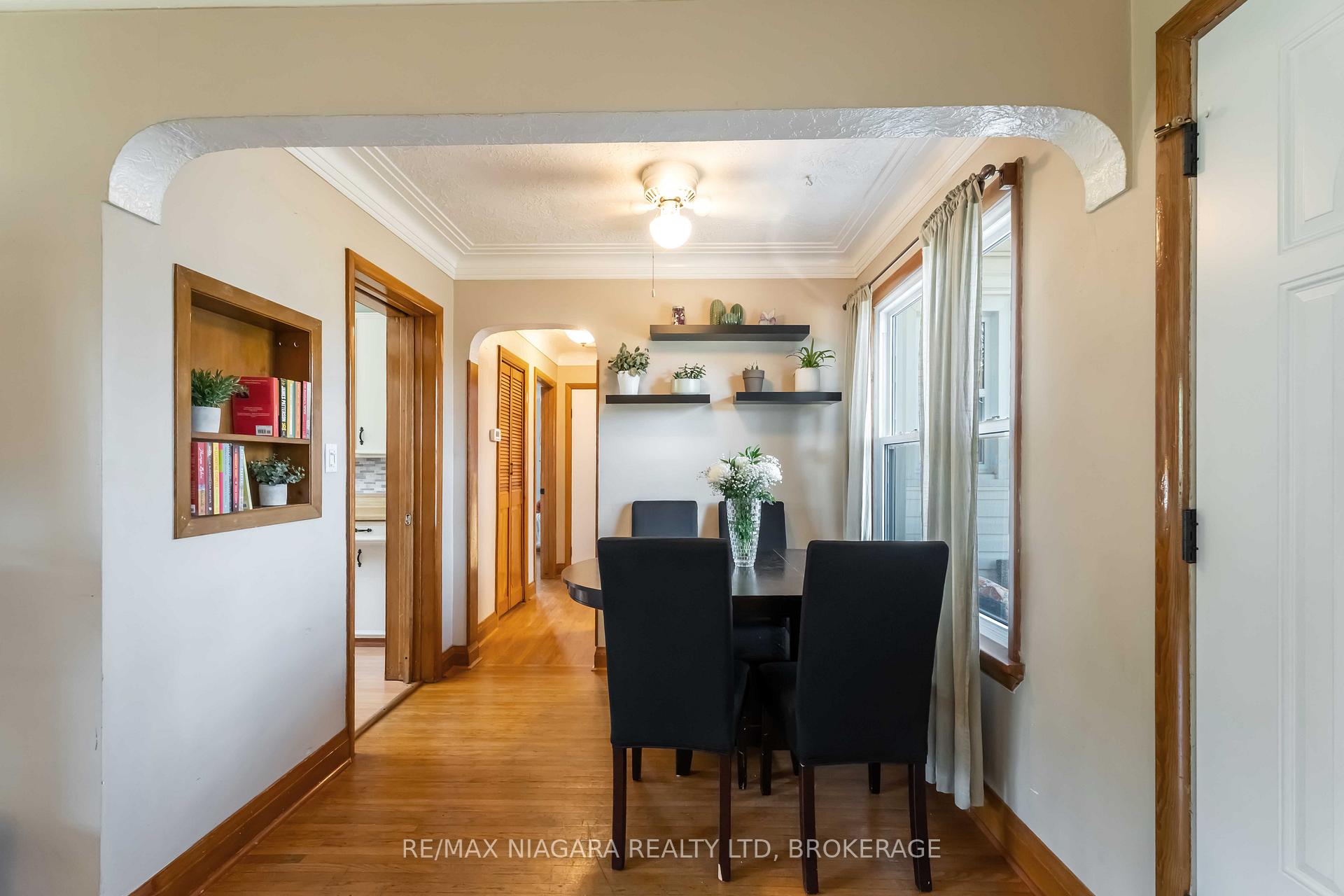 Photo 9 of 36 Admiral Road, St. Catharines, Secord Woods — HOMEH