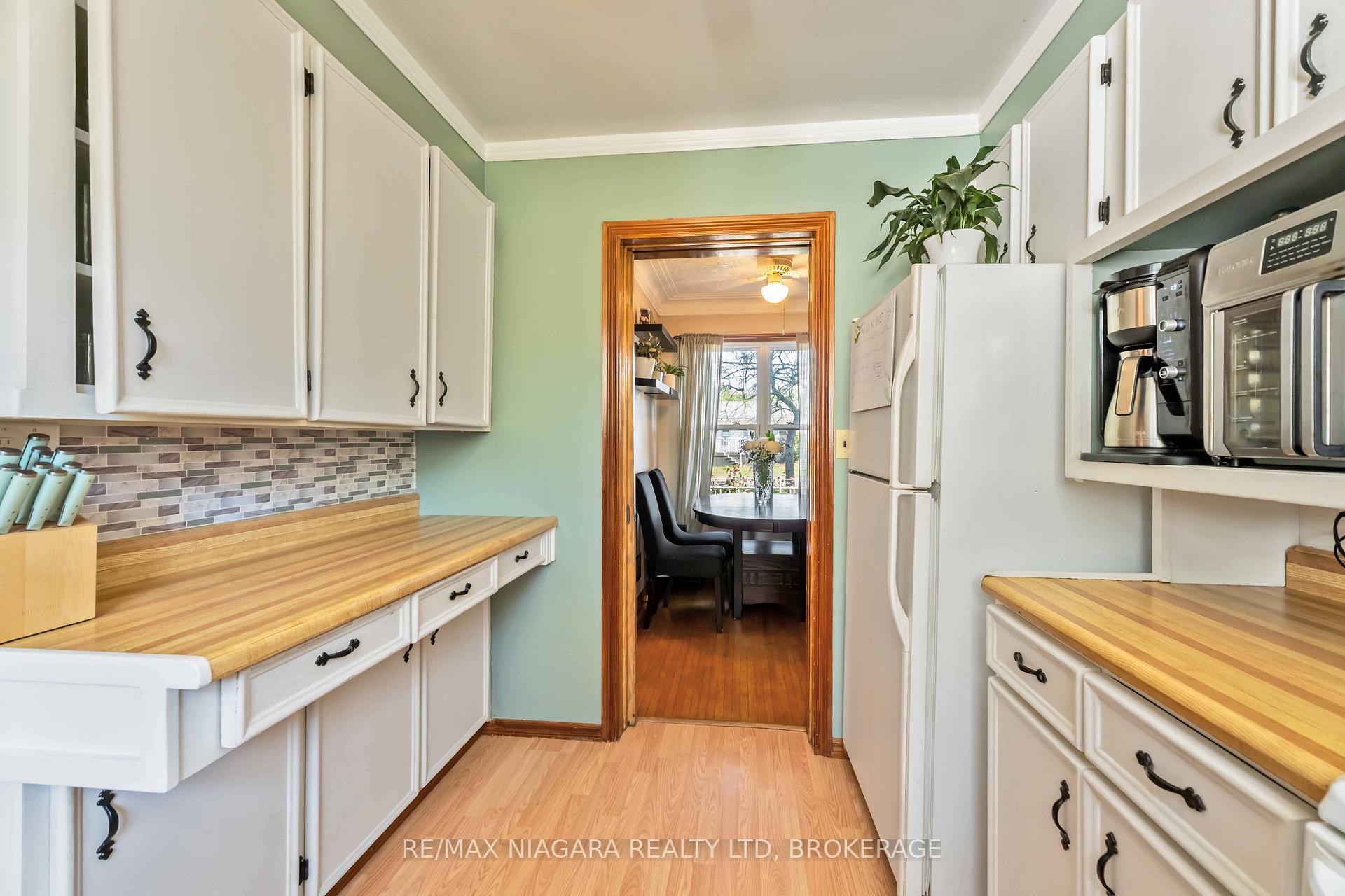 Photo 12 of 36 Admiral Road, St. Catharines, Secord Woods — HOMEH