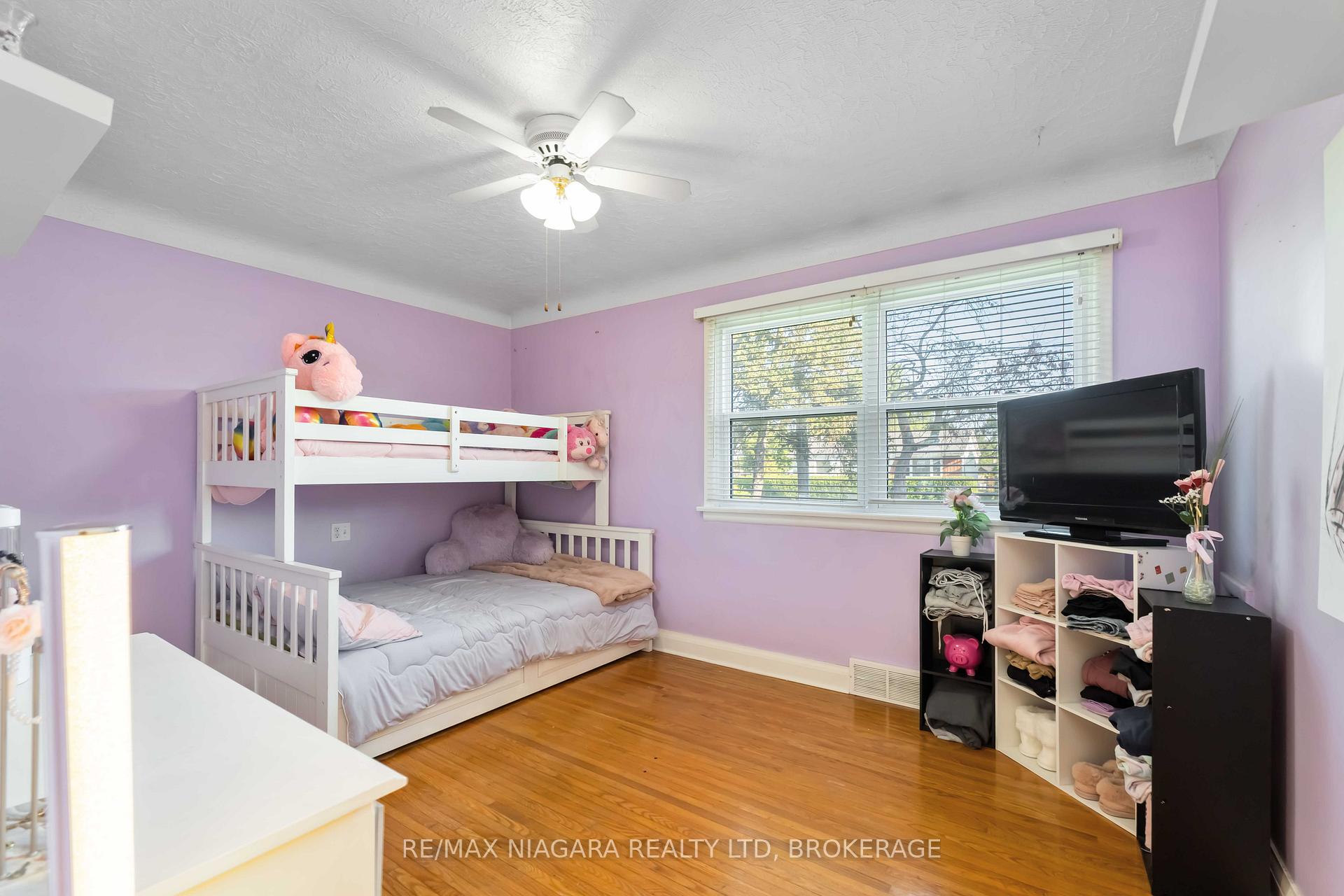 Photo 14 of 36 Admiral Road, St. Catharines, Secord Woods — HOMEH