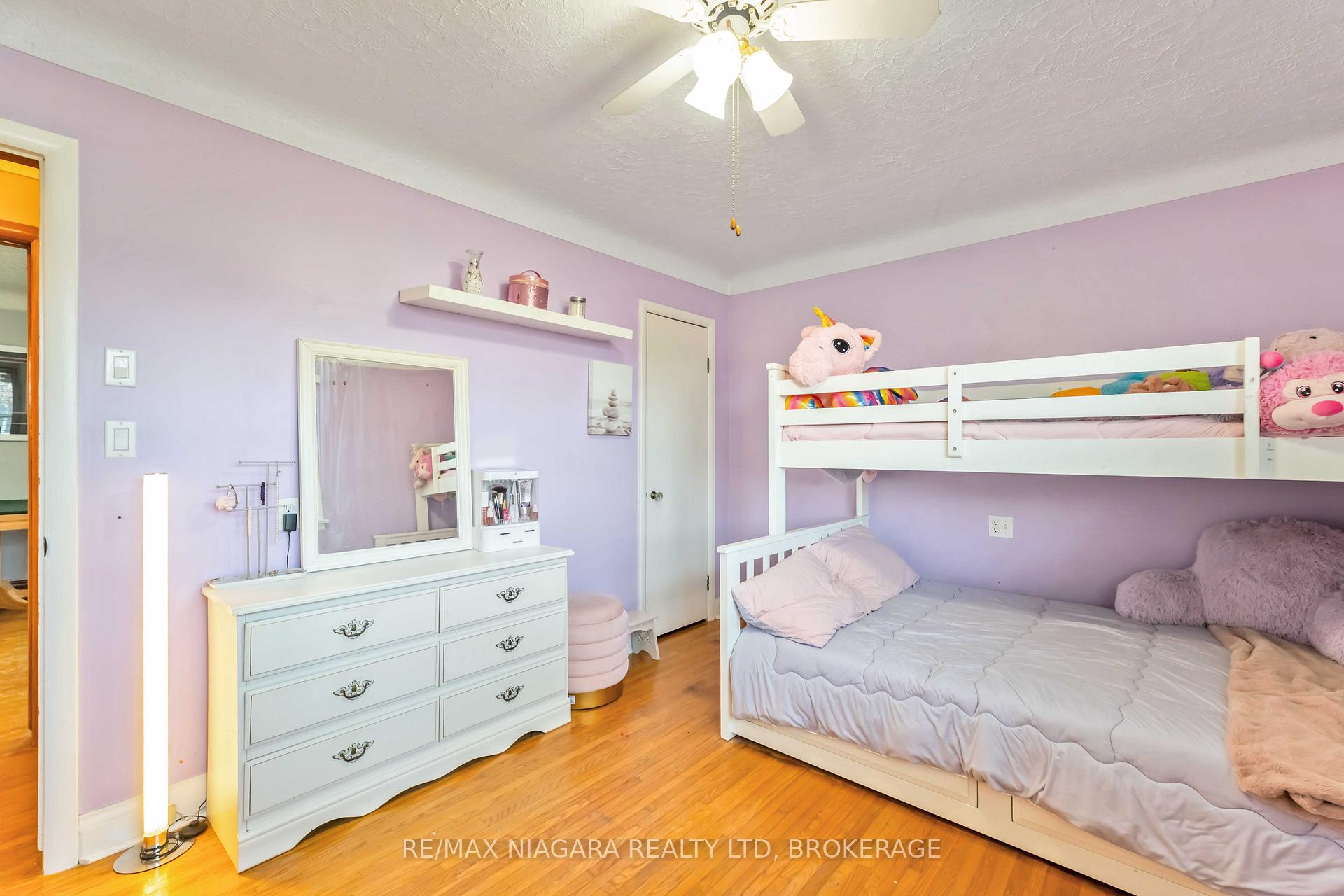 Photo 15 of 36 Admiral Road, St. Catharines, Secord Woods — HOMEH