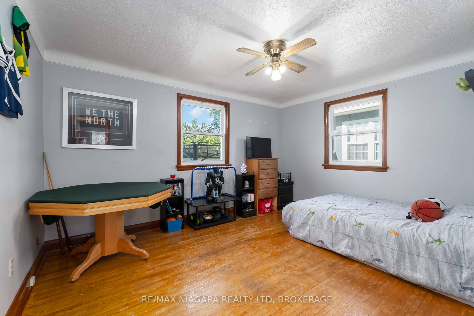 Photo 17 of 36 Admiral Road, St. Catharines, Secord Woods — HOMEH