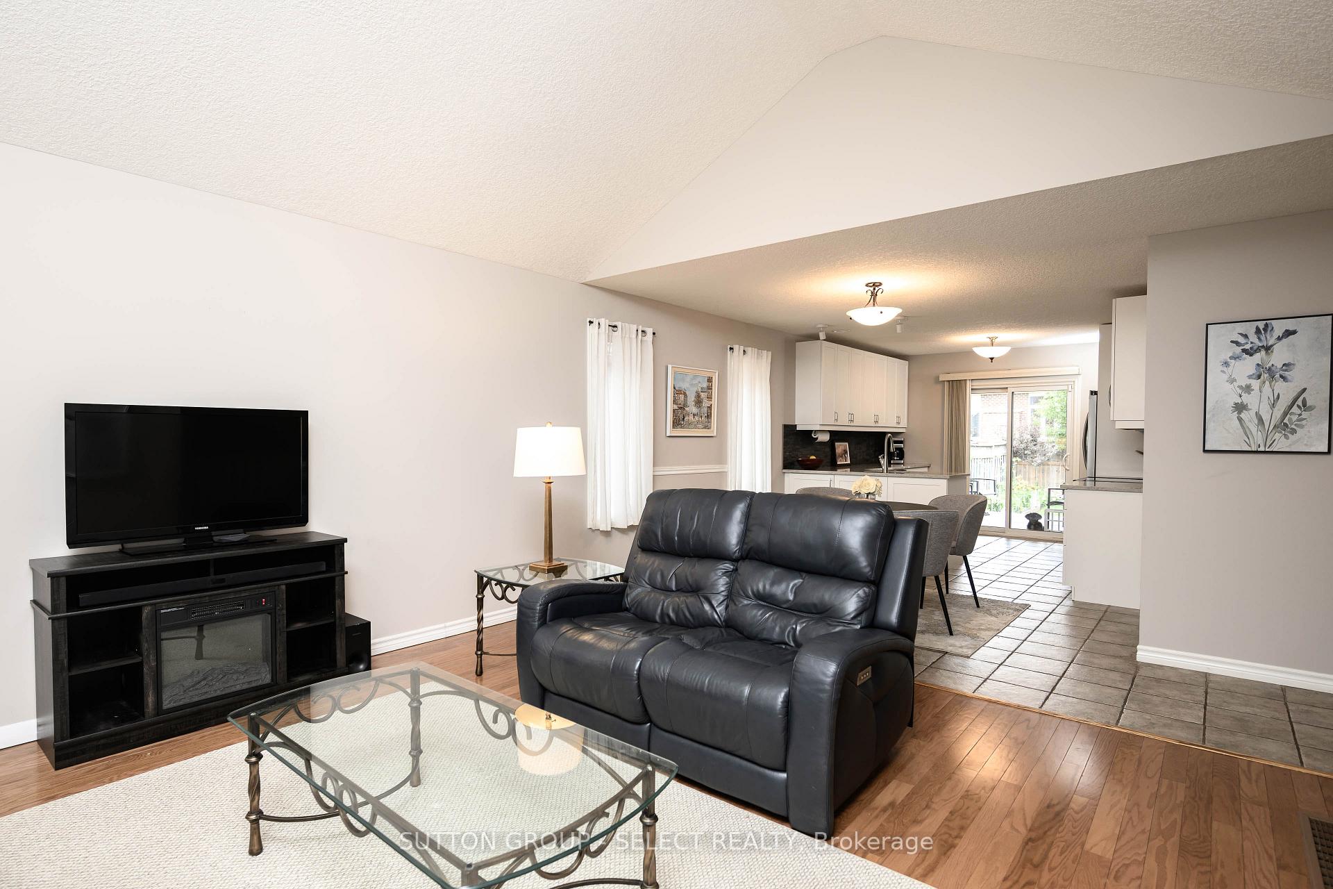 Photo 6 of 111 Southgate Parkway, St. Thomas — HOMEH