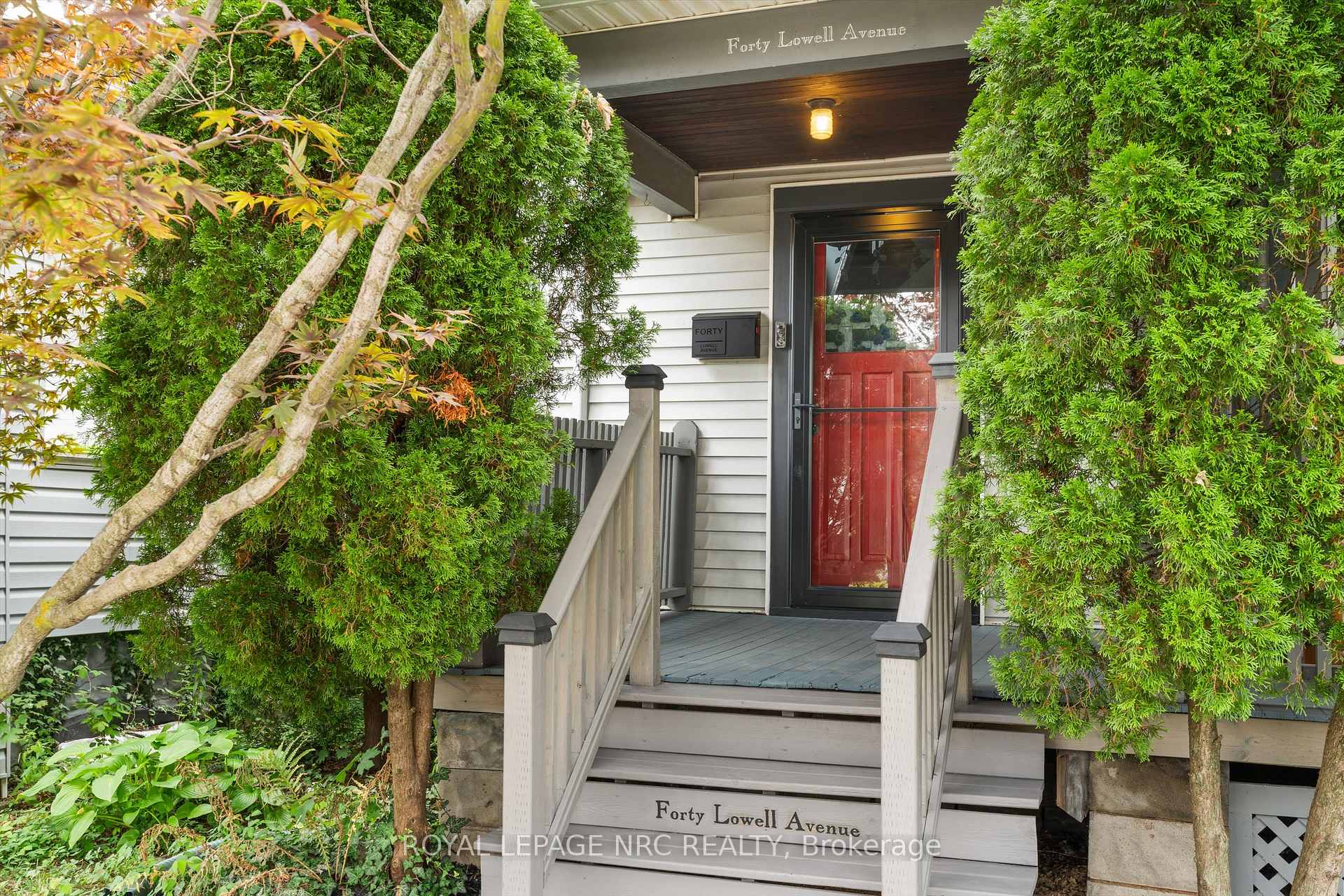 Photo 4 of 40 Lowell Avenue, St. Catharines, Downtown — HOMEH