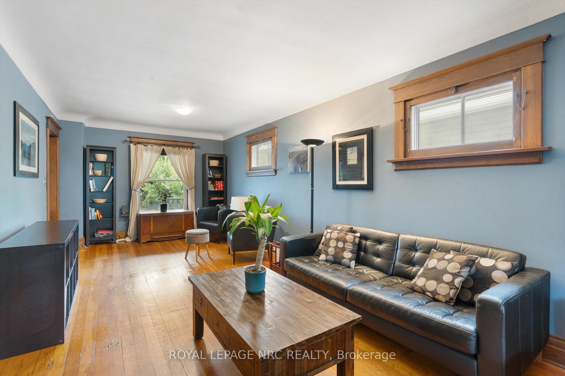 Photo 8 of 40 Lowell Avenue, St. Catharines, Downtown — HOMEH