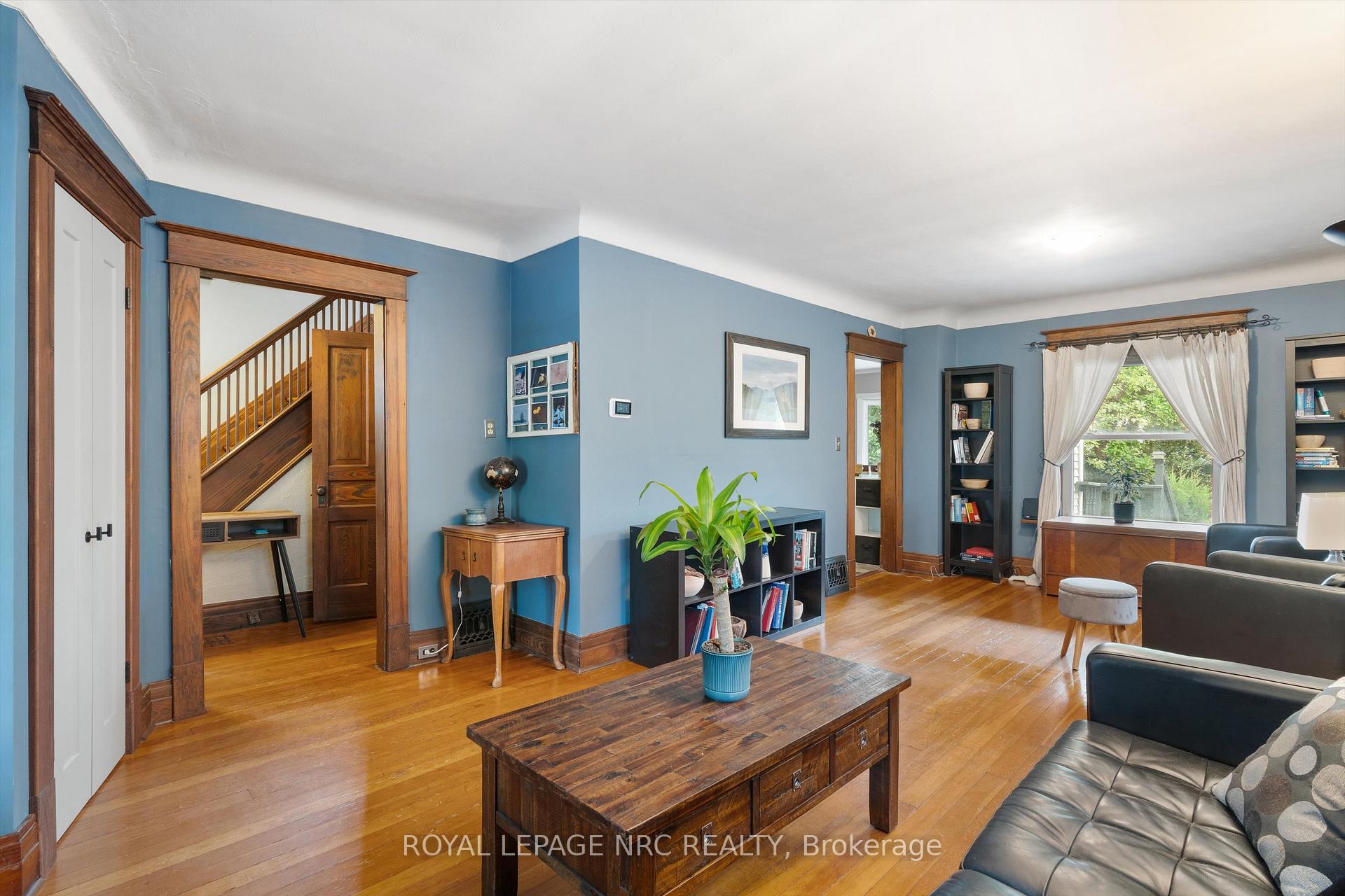 Photo 9 of 40 Lowell Avenue, St. Catharines, Downtown — HOMEH
