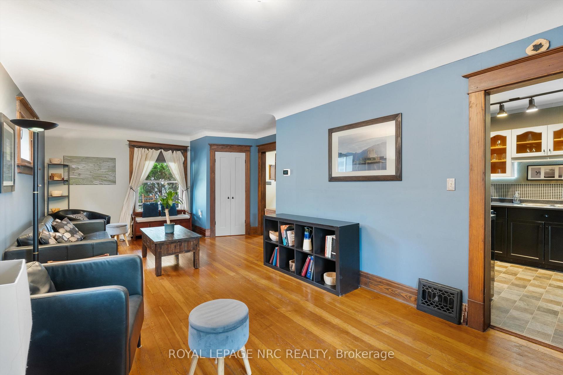 Photo 10 of 40 Lowell Avenue, St. Catharines, Downtown — HOMEH
