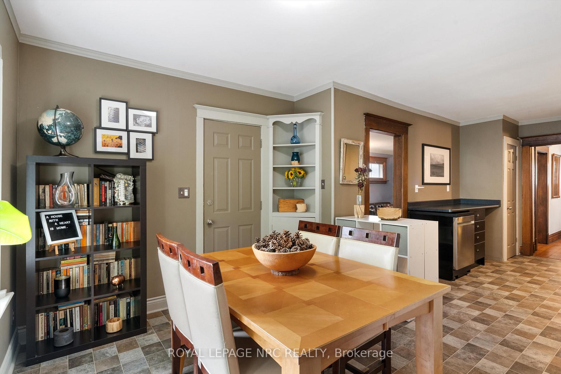 Photo 18 of 40 Lowell Avenue, St. Catharines, Downtown — HOMEH