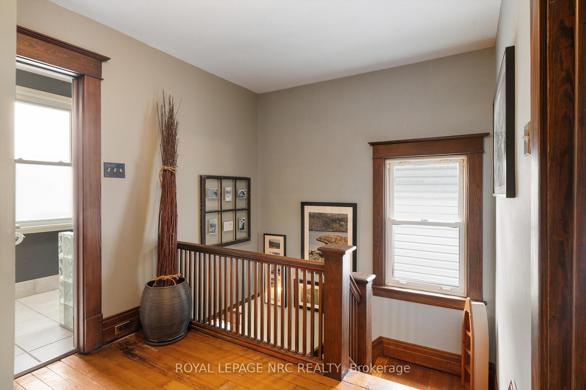 Photo 21 of 40 Lowell Avenue, St. Catharines, Downtown — HOMEH