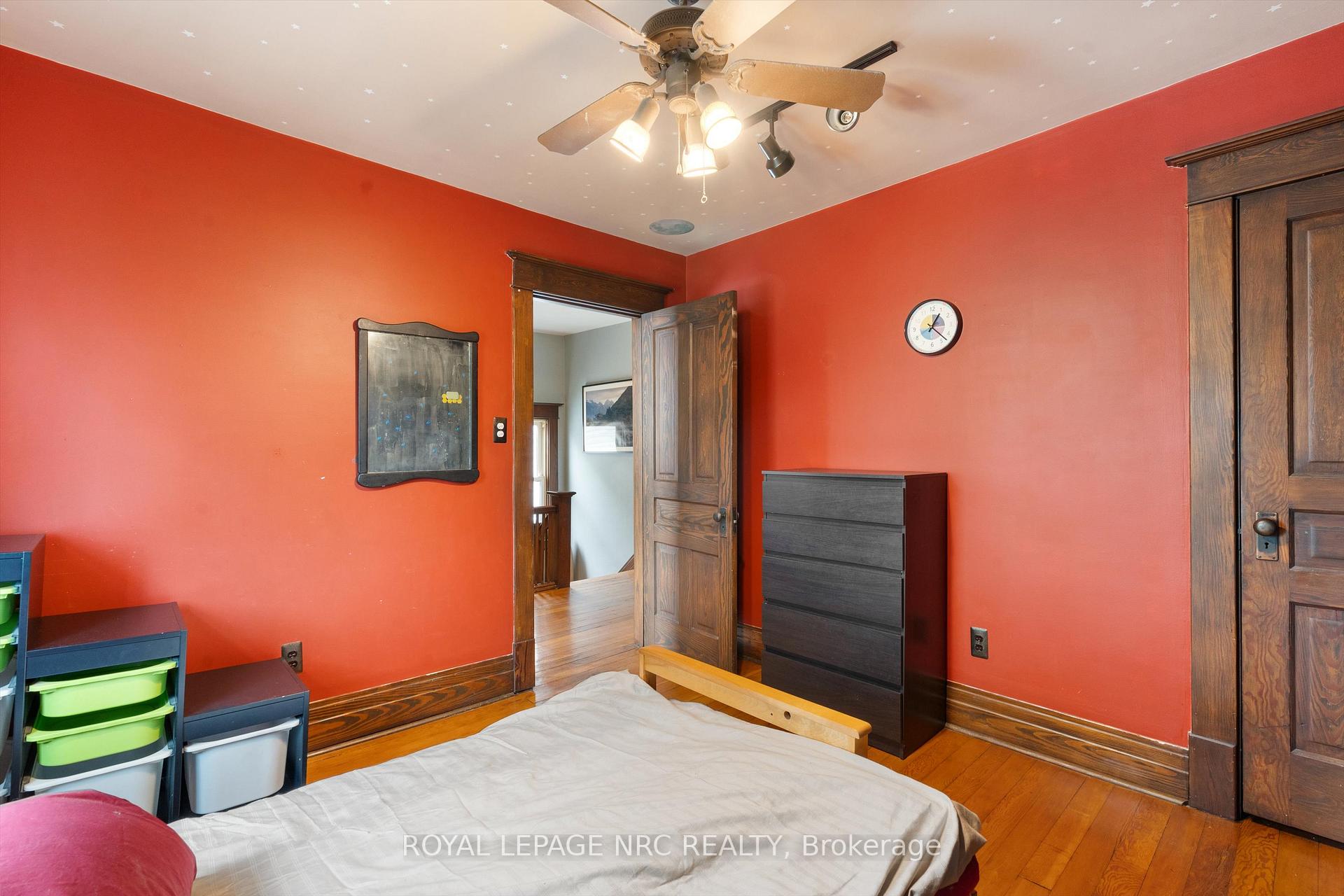 Photo 25 of 40 Lowell Avenue, St. Catharines, Downtown — HOMEH