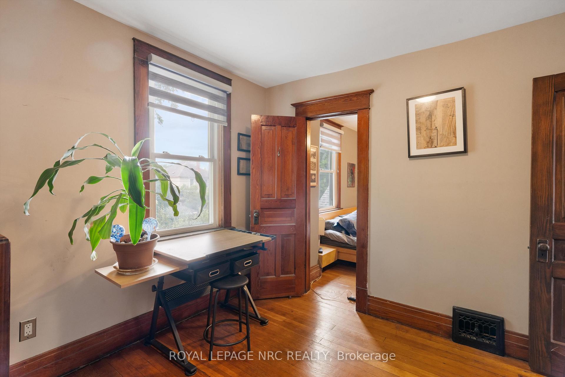 Photo 27 of 40 Lowell Avenue, St. Catharines, Downtown — HOMEH