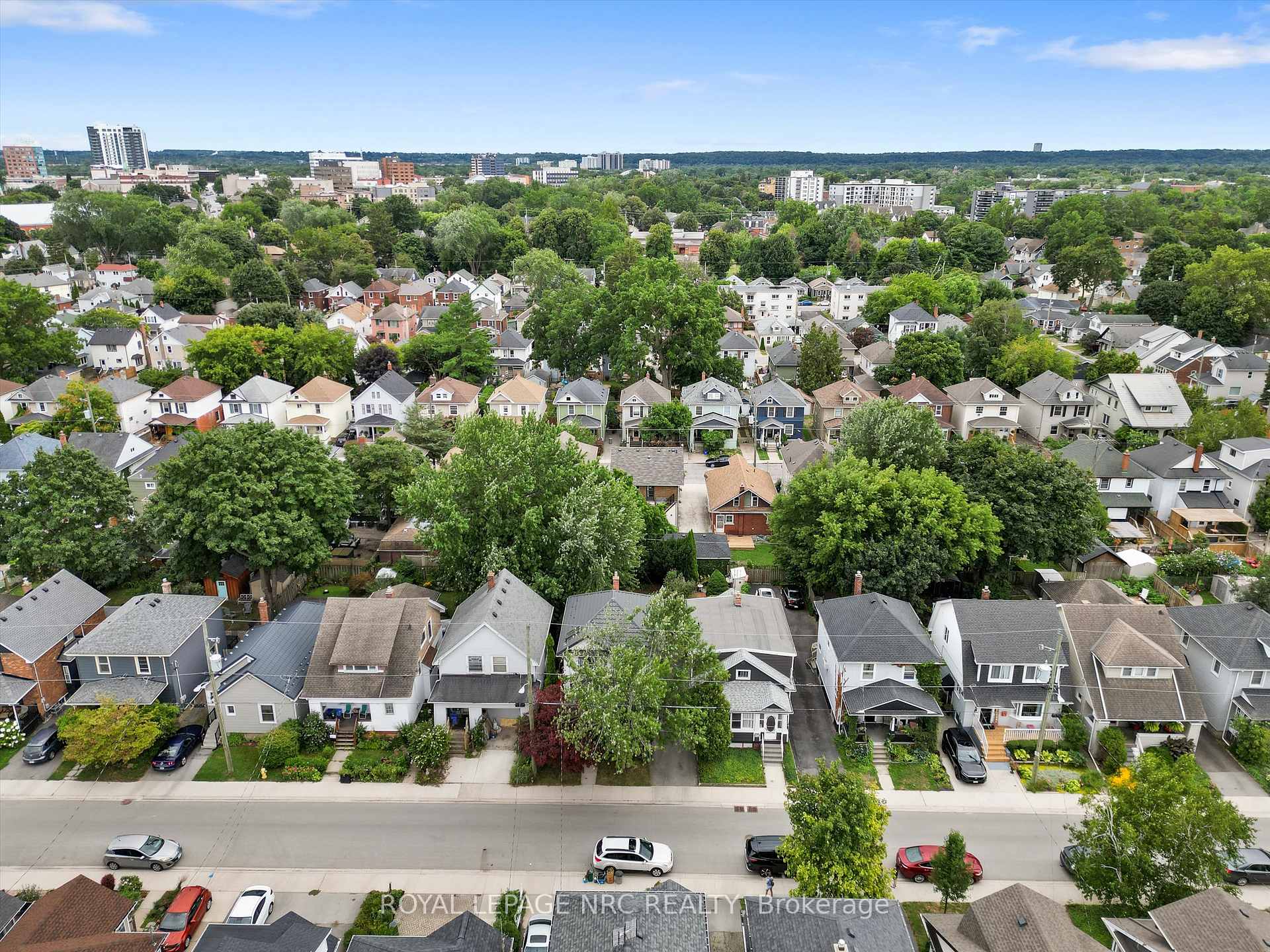 Photo 36 of 40 Lowell Avenue, St. Catharines, Downtown — HOMEH