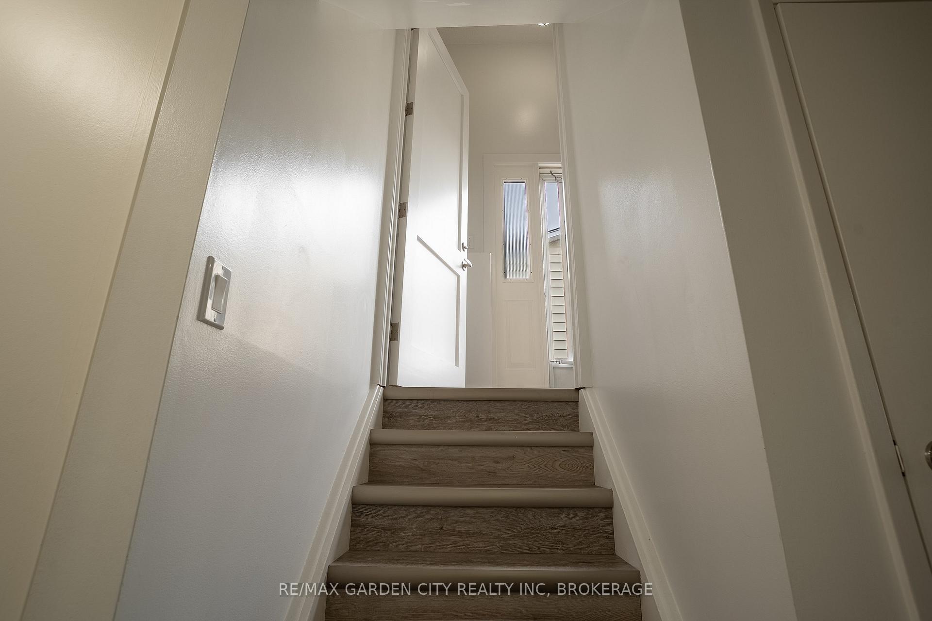 Photo 16 of 85 Ventura Drive, St. Catharines, Haig — HOMEH