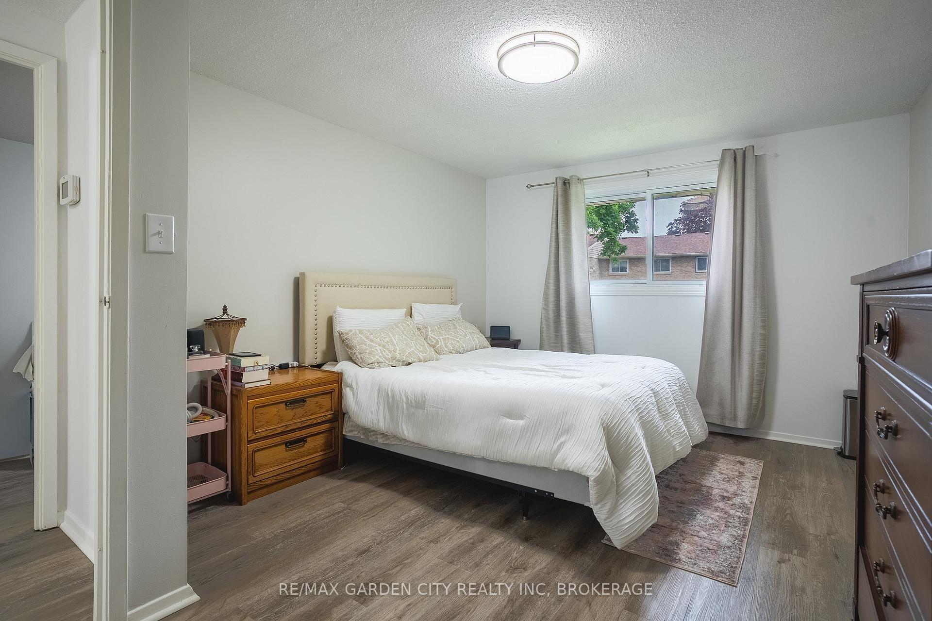 Photo 26 of 85 Ventura Drive, St. Catharines, Haig — HOMEH