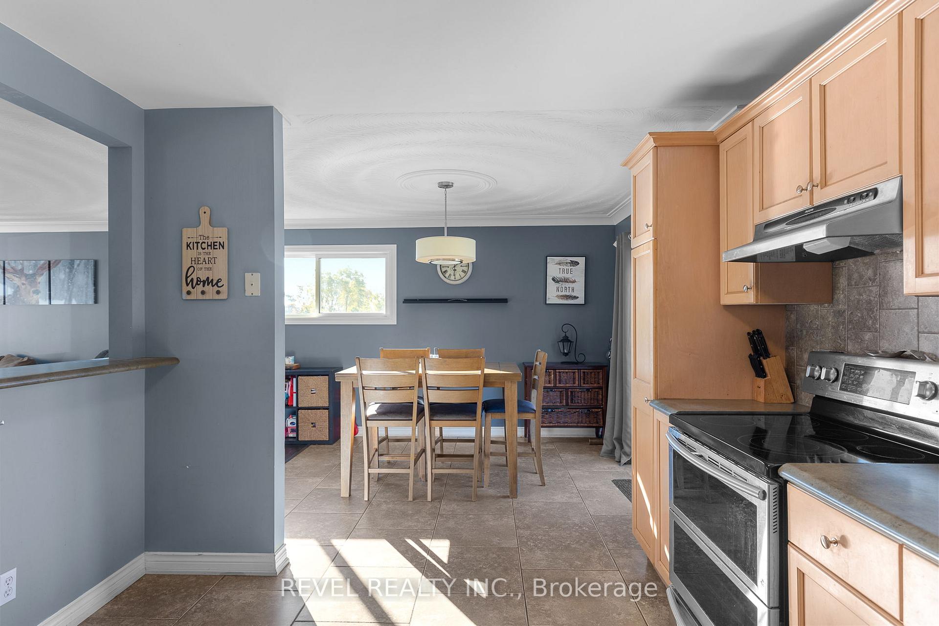 Photo 11 of 1866 Old Second Road N, Springwater, Rural Springwater — HOMEH