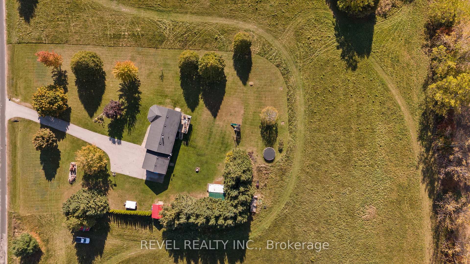 Photo 38 of 1866 Old Second Road N, Springwater, Rural Springwater — HOMEH