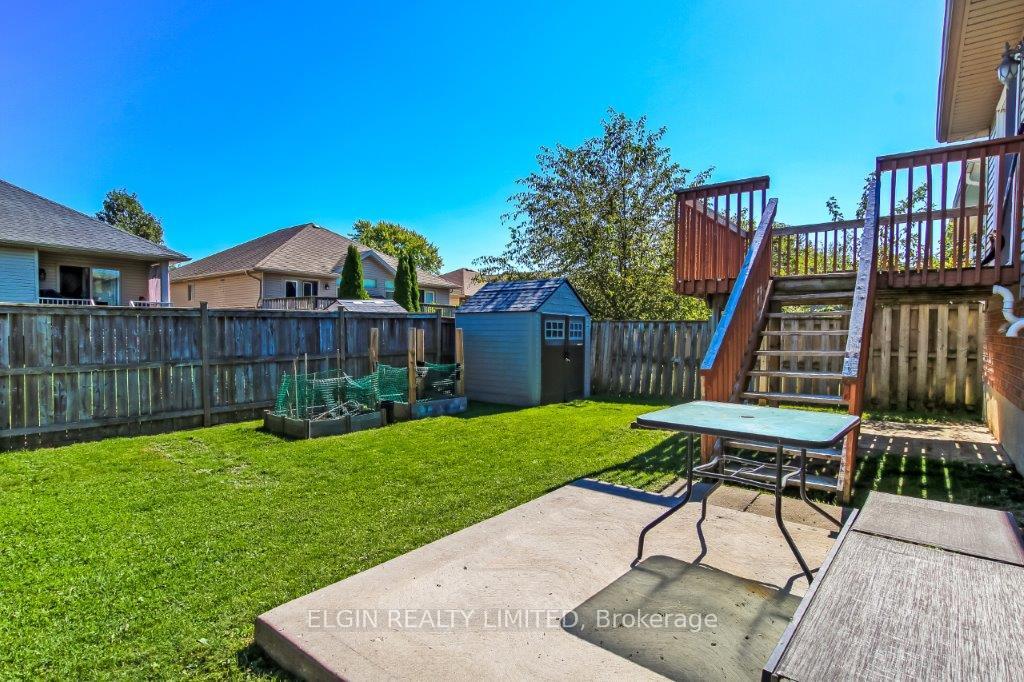 Photo 3 of 534 Highview Drive, St. Thomas — HOMEH